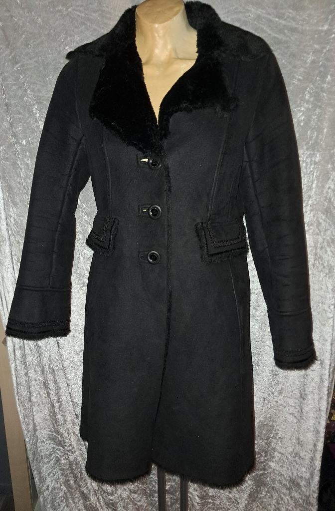 Mooie lange zwarte jas vintage /gothic look Maat 36/38, Kleding | Dames, Jassen | Winter, Ophalen of Verzenden, Gedragen, Maat 36 (S)