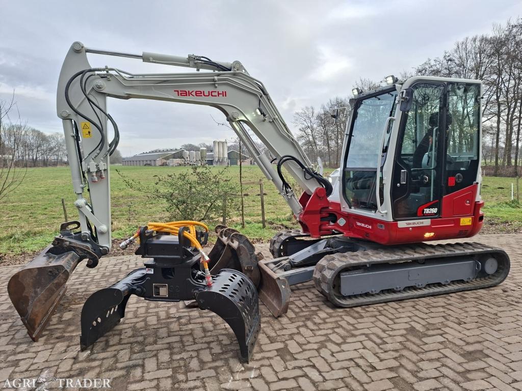 Takeuchi TB260 Stage 5 | bj2021 | 2562 uur | 3 bakken, Zakelijke goederen, Machines en Bouw | Kranen en Graafmachines, -, Niet opgegeven