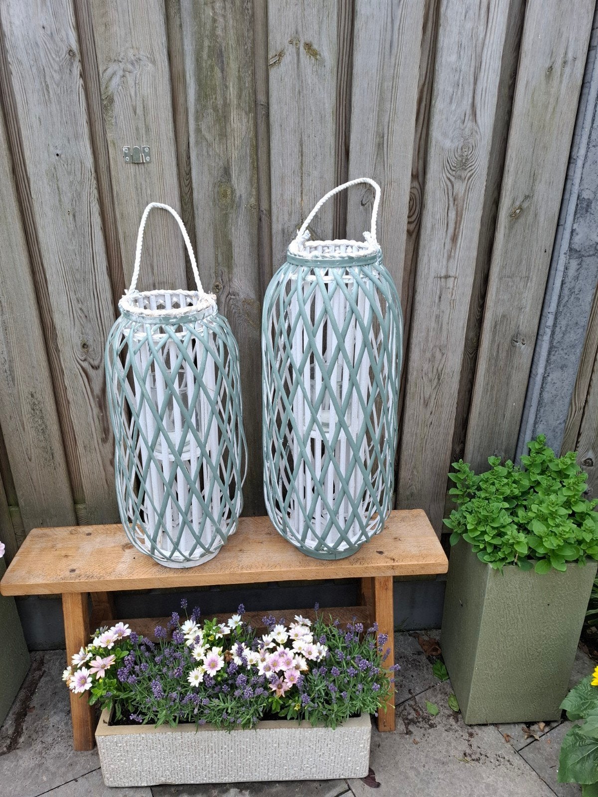 Twee grote lantaarns, 70 en 60 cm, Huis en Inrichting, Woonaccessoires | Kandelaars en Kaarsen, Ophalen, Groen