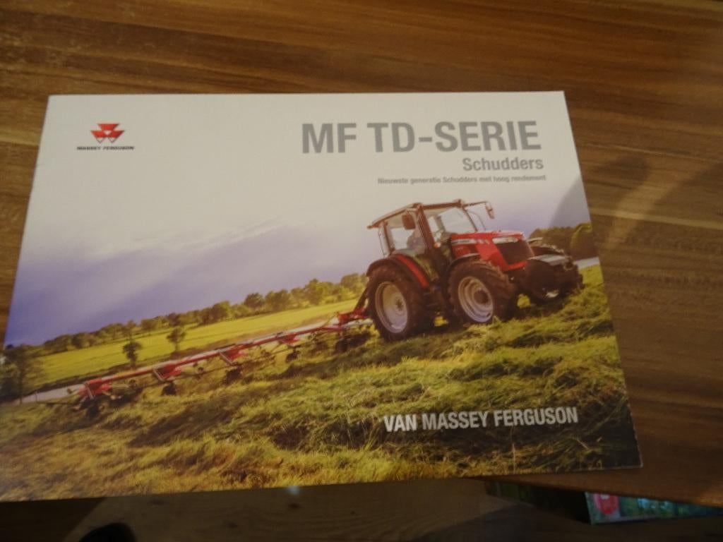 Massey ferguson schudders en maaiers en kneuzers folders, Boeken, Ophalen of Verzenden, Zo goed als nieuw, Folder
