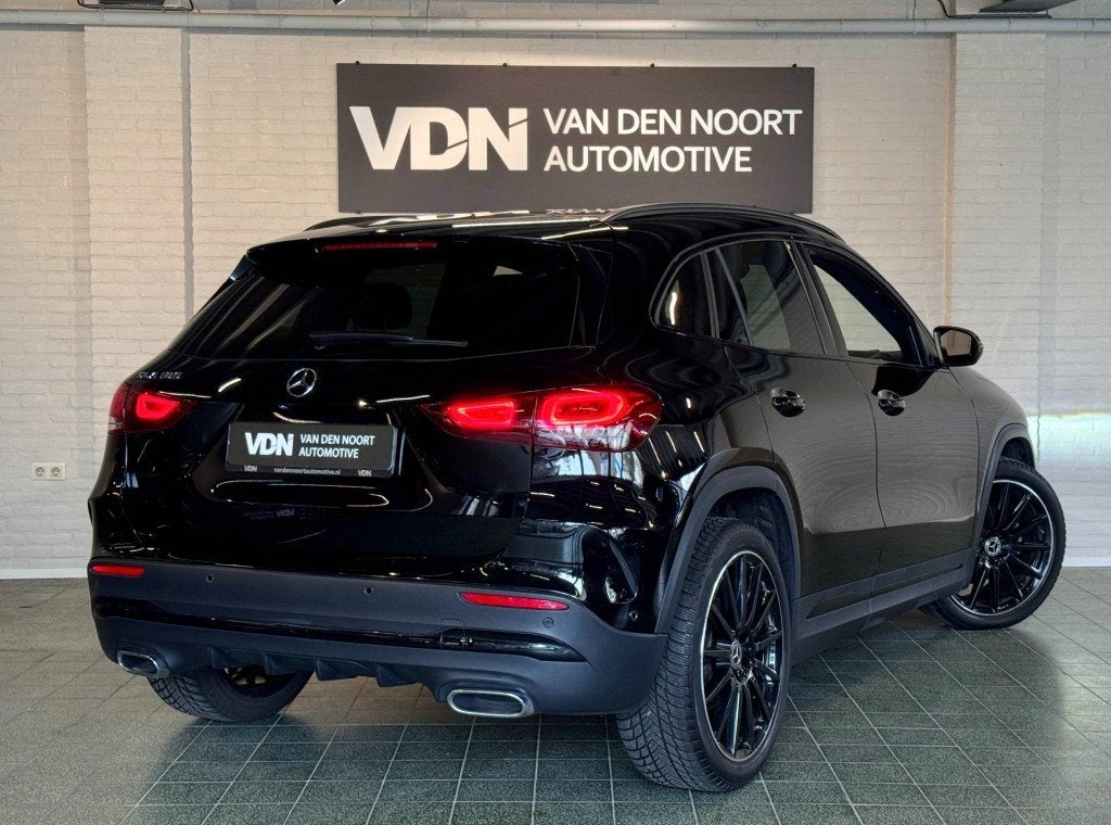 Mercedes-benz GLA-KLASSE 180 AMG LINE Mild Hybrid Memory Sfe, Huisgarantie, 4 cilinders, Met garantie (alle), Zwart