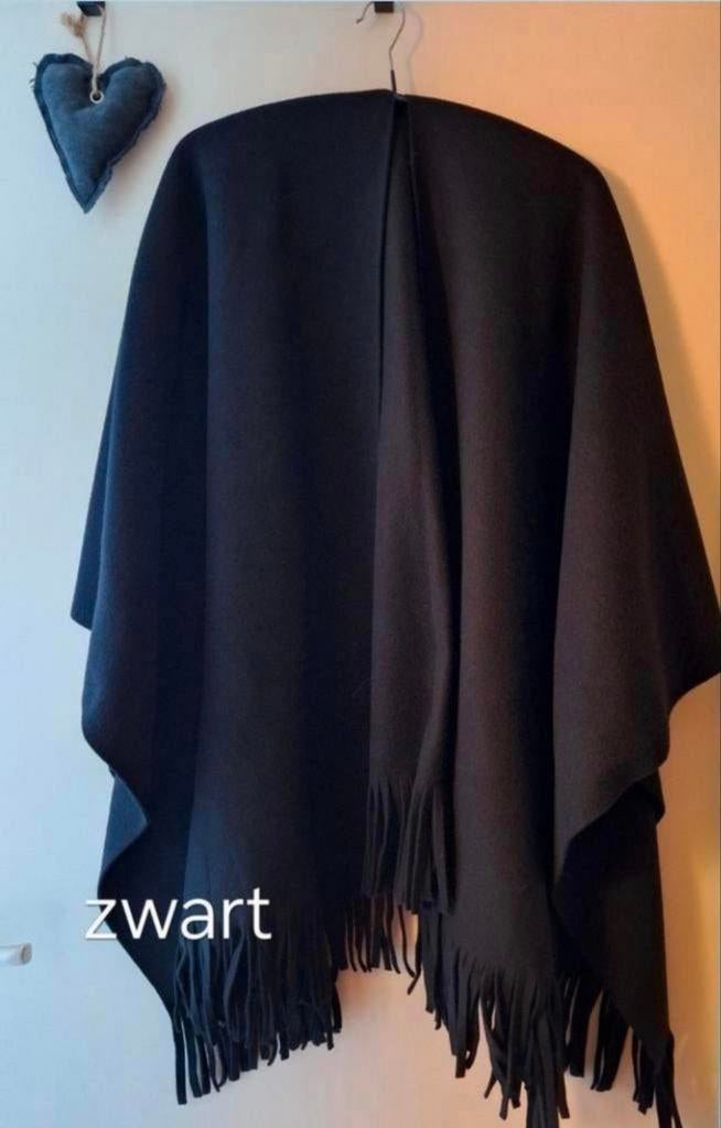 Boris - Fleece omslagdoek/poncho met franjes, Boris, Ophalen of Verzenden, Zo goed als nieuw