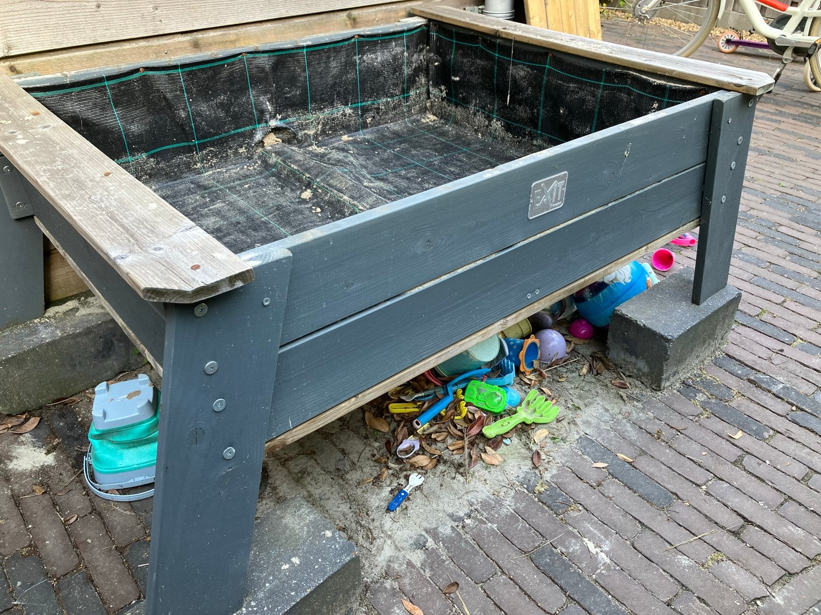Exit Toys zandbak met deksel, Ophalen, Gebruikt
