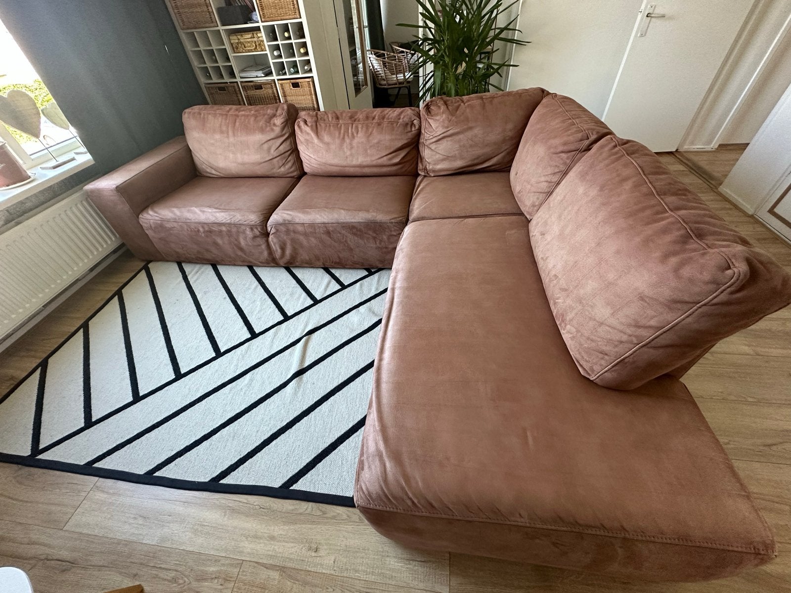 Ruime bruine hoekbank, Huis en Inrichting, Ophalen, 250 tot 300 cm, Gebruikt, Hoekbank