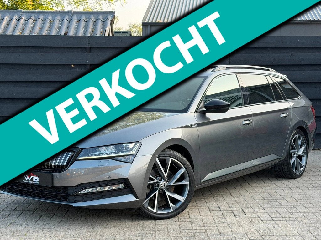 Skoda Superb Combi 1.4 TSI iV Sportline Pano I ACC I Lane-As, Auto's, Skoda, Zwart, 4 cilinders, 750 kg, Voorwielaandrijving