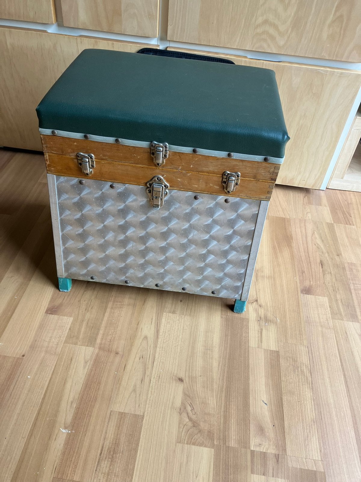 Zitkoffer met handige vakken eronder., Ophalen, Gebruikt, Koffer of Tas