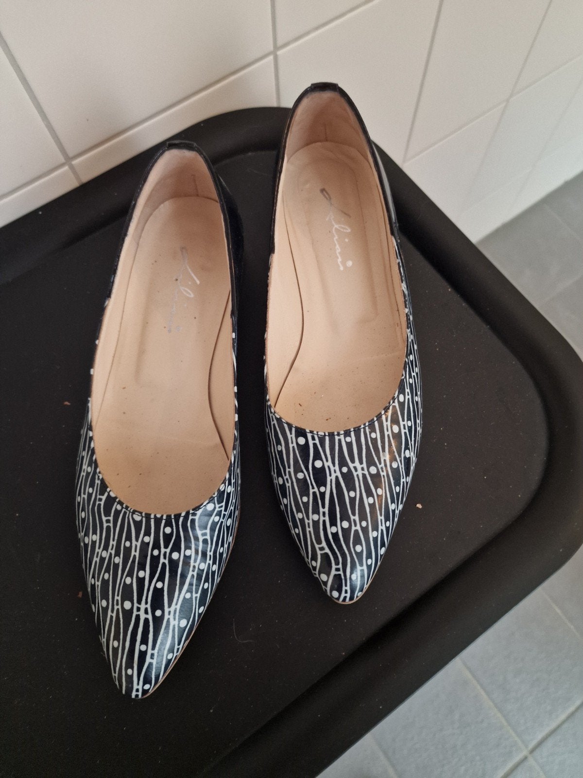 Elegante Liliani ballerina's met uniek patroon, Ophalen of Verzenden, Zo goed als nieuw, Zwart