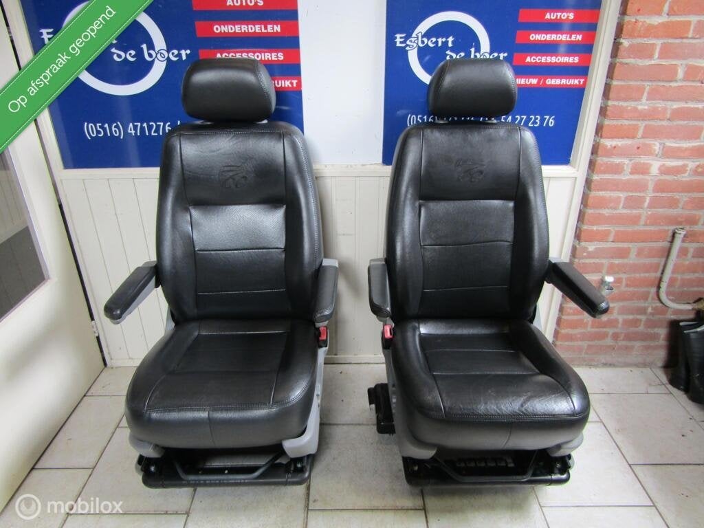 2x zwart lederen leer Stoel vw volkswagen transporter T5/T6, Gebruikt, Volkswagen, Ophalen of Verzenden, Volkswagen