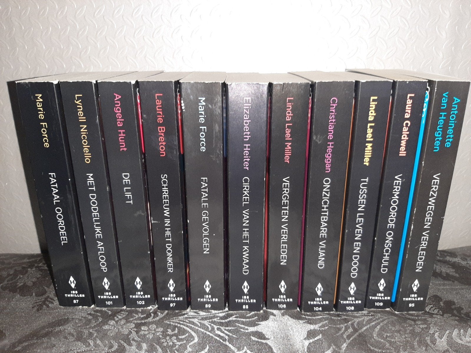 IBS Thriller Boeken Collectie - 12 Spanningvolle Titels, Boeken, Ophalen of Verzenden, Gelezen
