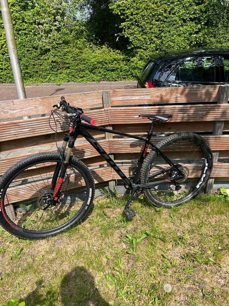 Scott Mountainbike, Fietsen en Brommers, Fietsen | Jongens, Zo goed als nieuw, 26 inch of meer, Handrem, Versnellingen, Schijfrem