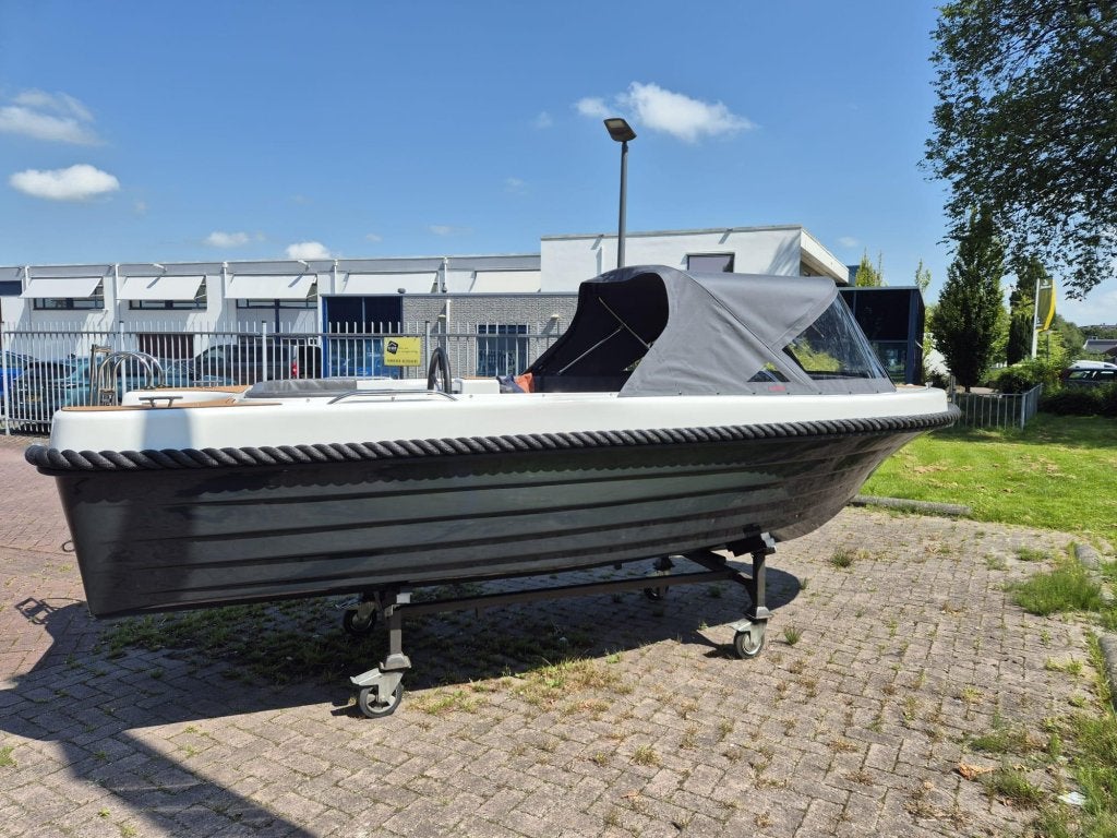 Nieuwe Mastra 500 sloep vol luxe!, Watersport en Boten, Sloepen, Overige merken, Industriepark 5A, Overige typen, Nautica bolsward