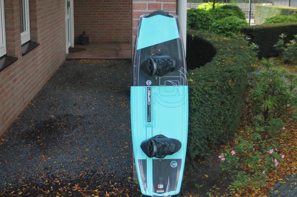 NIEUW Obrien wakeboard valhalla 1.33 mtr + binding tm 47, Ophalen of Verzenden, Nieuw