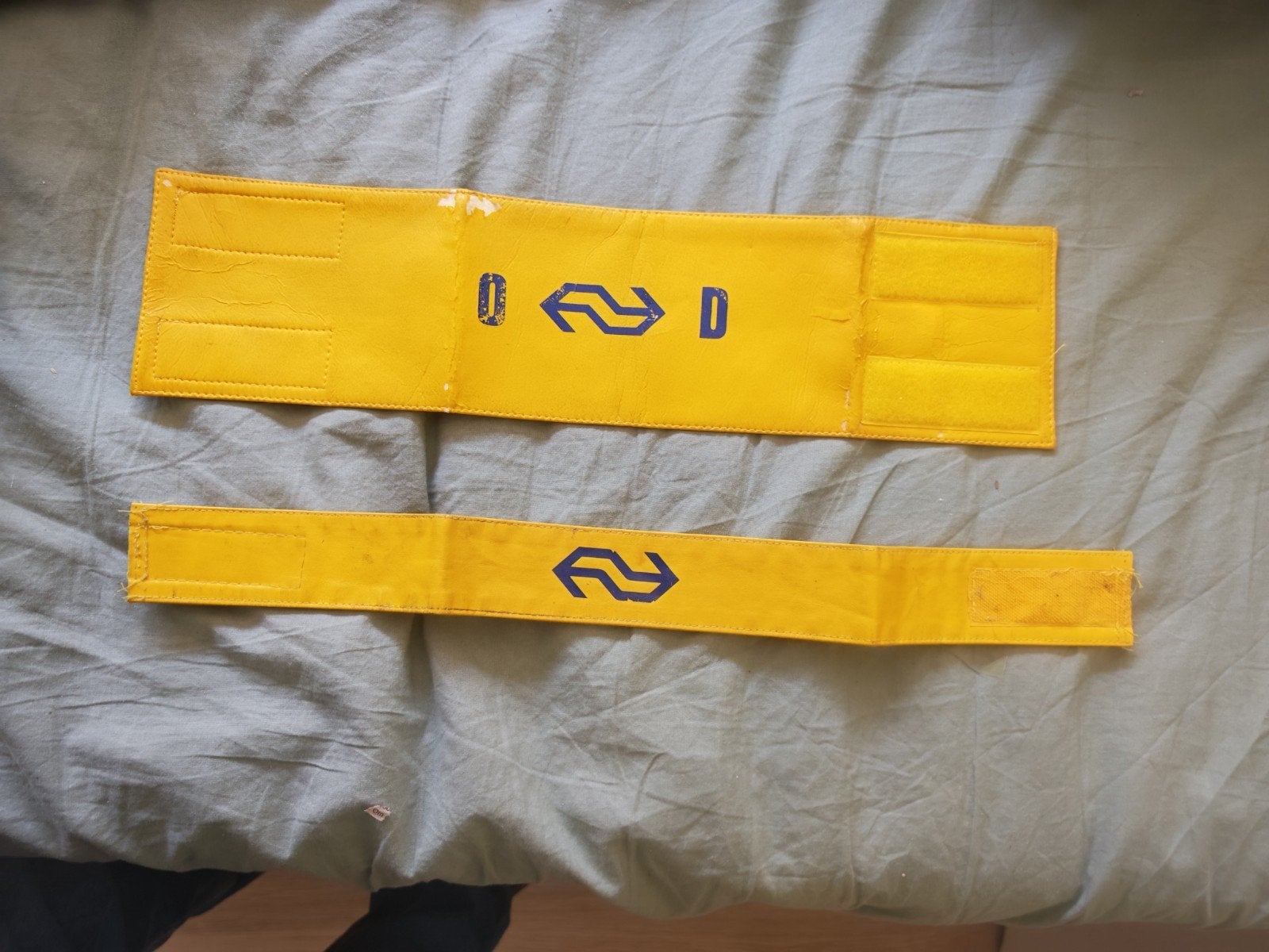 2 x oude NS veiligheids armbanden, Ophalen of Verzenden, Gebruikt, Trein, Overige typen