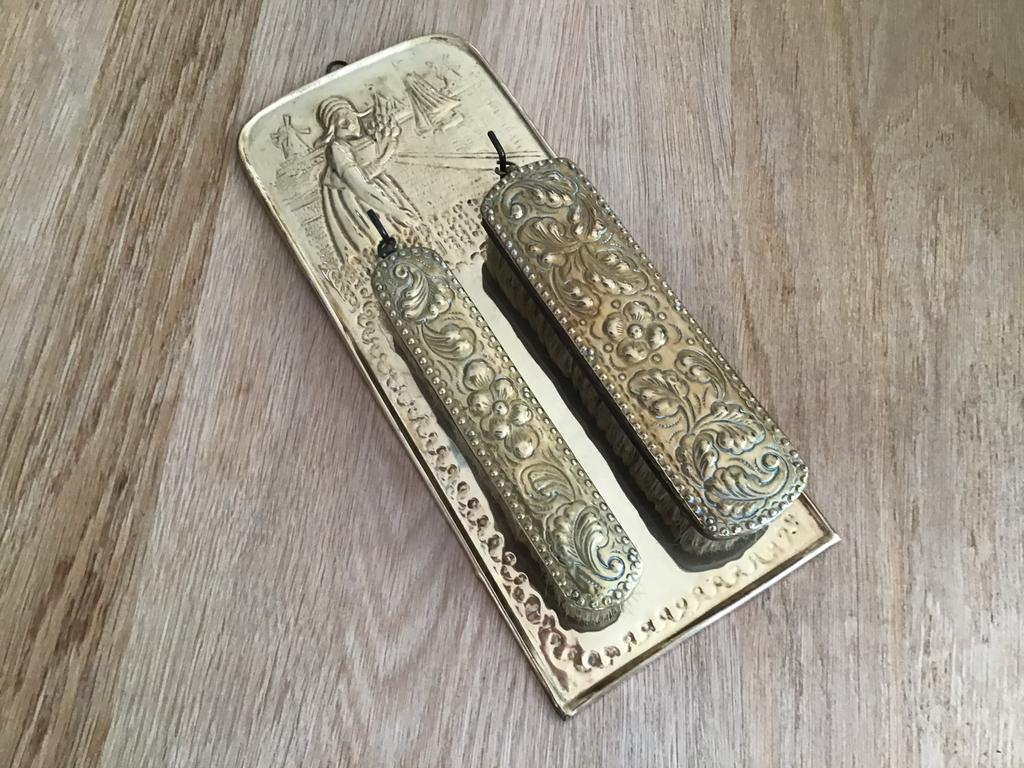 Antieke messing borstelset met houder, Ophalen of Verzenden, Koper