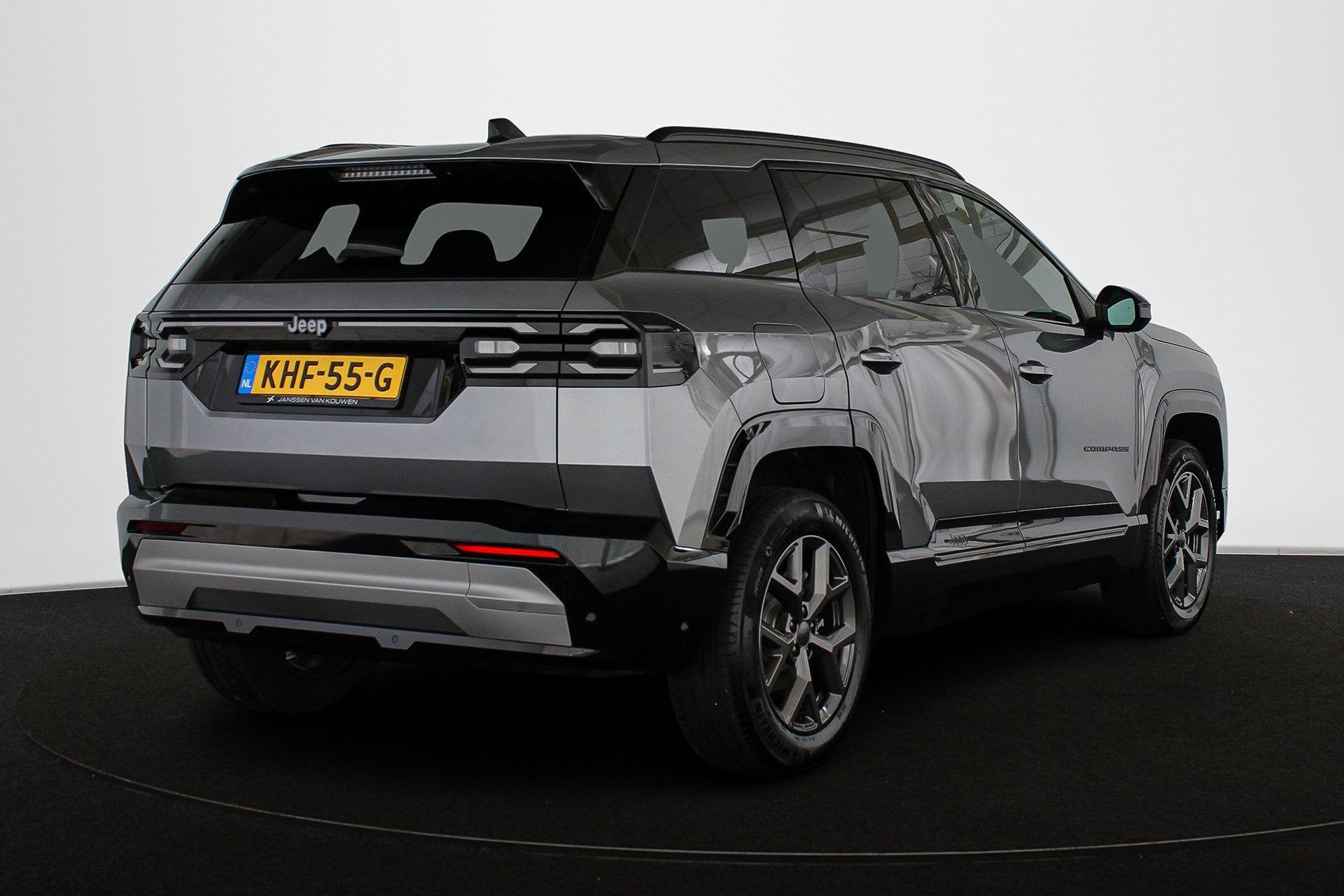 Jeep Compass 1.2 e-Hybrid First Edition Panoramadak 360 Came, Auto's, 145 pk, 1199 cc, 1535 kg, Grijs