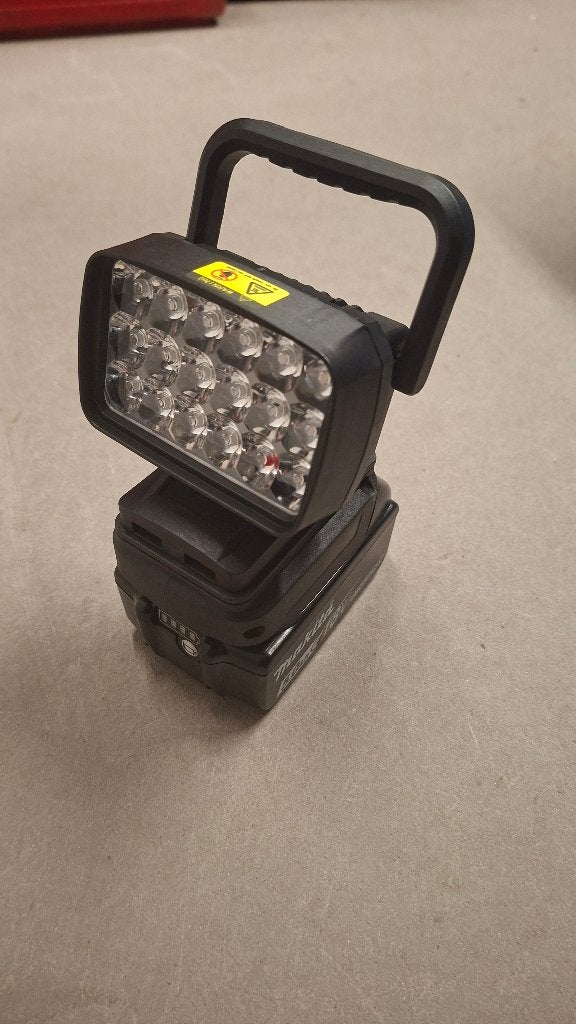 Accu ledlamp met 2x USB oplaadpoort voor Makita accu!, ., Nieuw, Ophalen of Verzenden, .