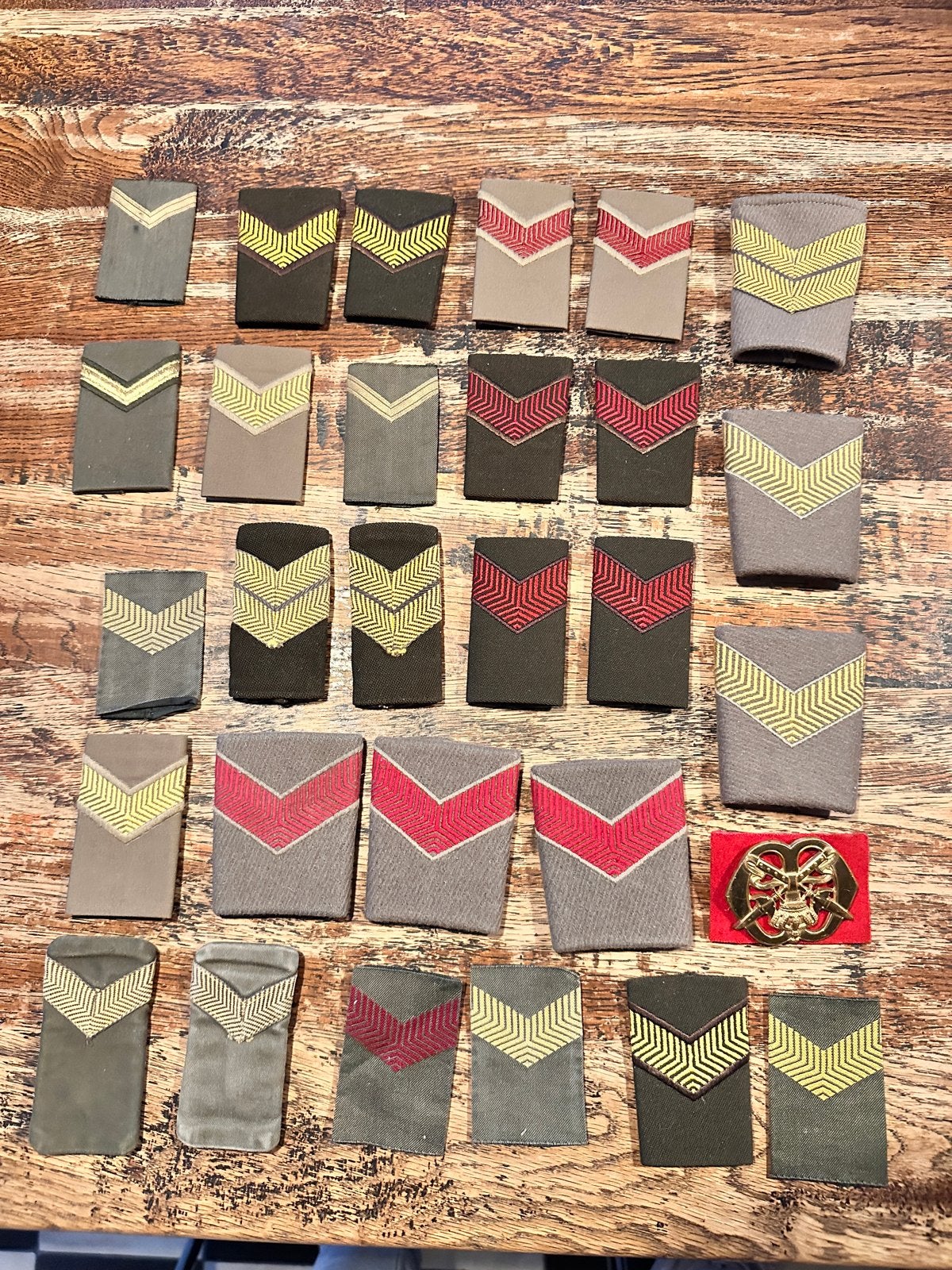 Vintage Militaire Rangonderscheidingstekens Koninklijke Land, Verzamelen, Ophalen of Verzenden, Landmacht, Nederland, Embleem of Badge