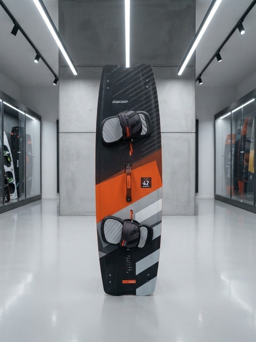 RRD Poison LTD 42 Kitesurfboard - 138x42 cm, Ophalen of Verzenden, Gebruikt, Overige typen, Met vinnen