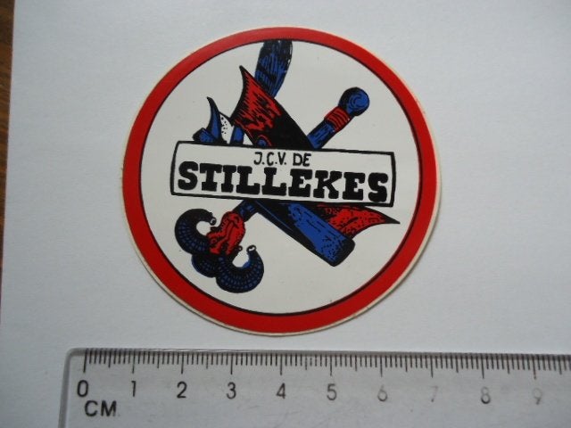 sticker oud Mierlo carnaval club JCV DE STILLEKES retro cv, Ophalen of Verzenden, Zo goed als nieuw, Bedrijf of Vereniging