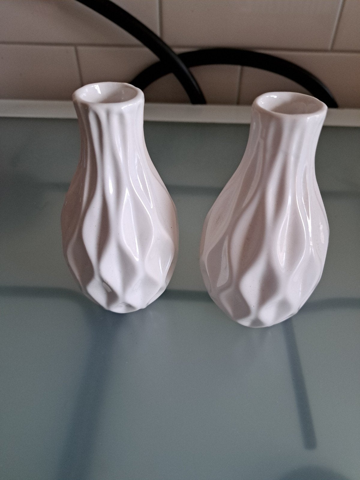 Set van 2 Witte Keramische Vaasjes, Verzenden, Zo goed als nieuw, Wit