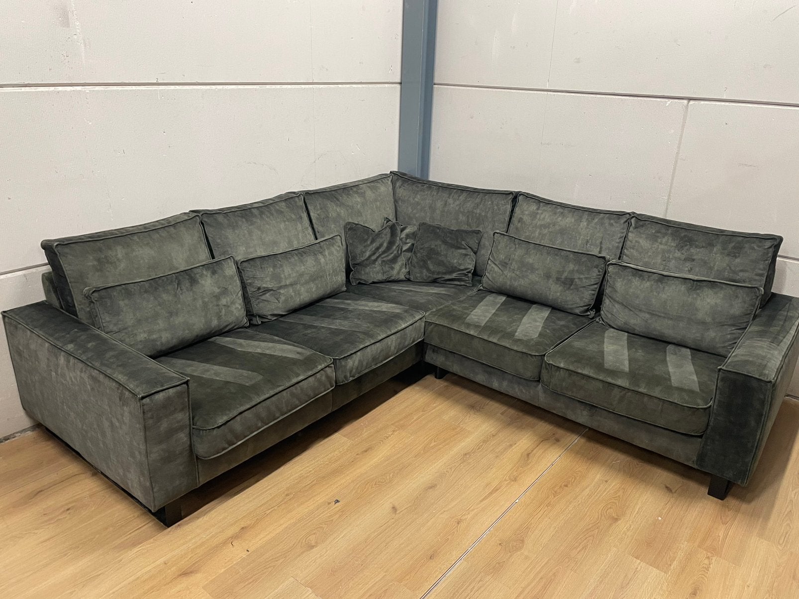 Mooie luxe suede velvet groene hoekbank - GEREINIGD!!!