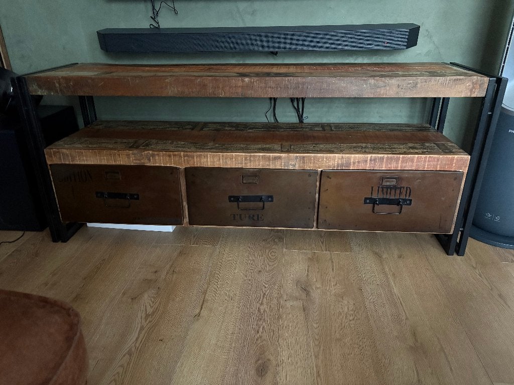 Industrieel tv-meubel hout metaal 149 cm breed, Overige houtsoorten, 100 tot 150 cm, Ophalen of Verzenden, Zo goed als nieuw
