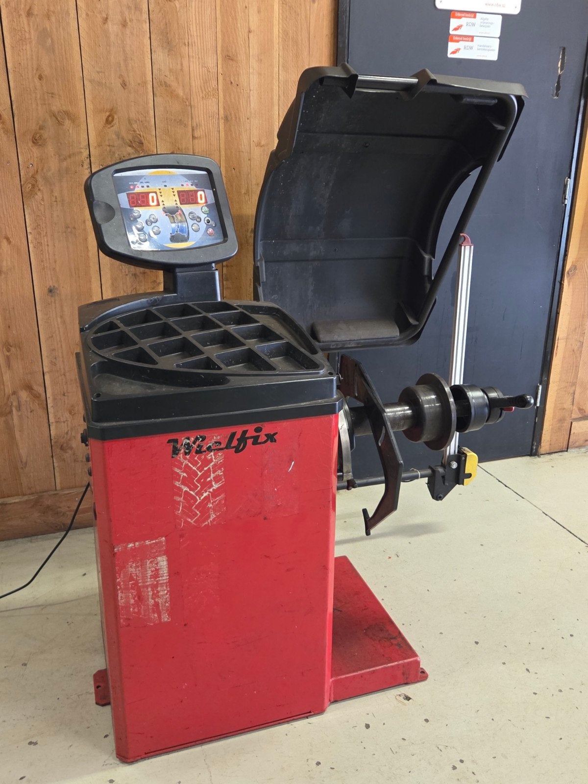 Bright Balanceermachine 220V bouwjaar 2017 laserpoint, Ophalen, Gebruikt, Bright, Bright