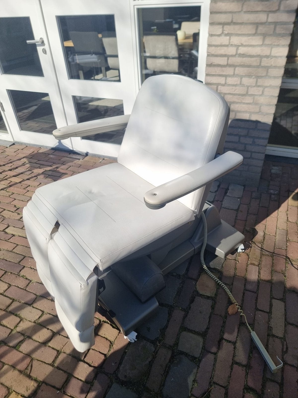 Complete Salon Inrichting: Elektrische Stoel, kruk etc.