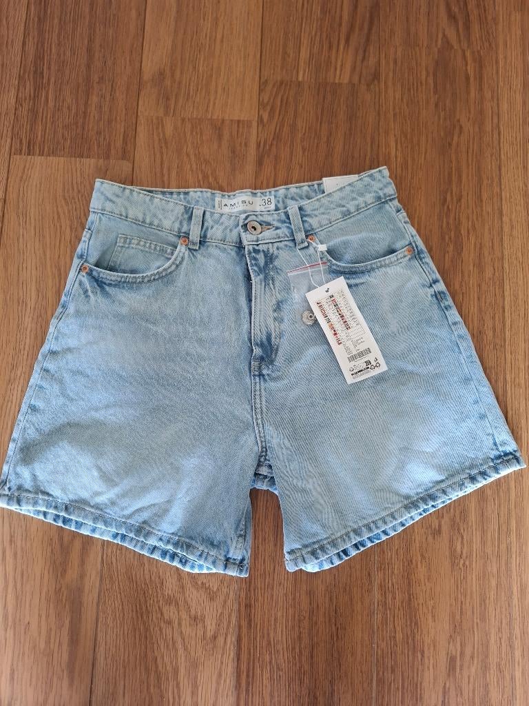 38 korte jeans shorts New Yorker Amisu NIEUW, Kleding | Dames, Blauw, Nieuw, Ophalen of Verzenden, W30 - W32 (confectie 38/40)