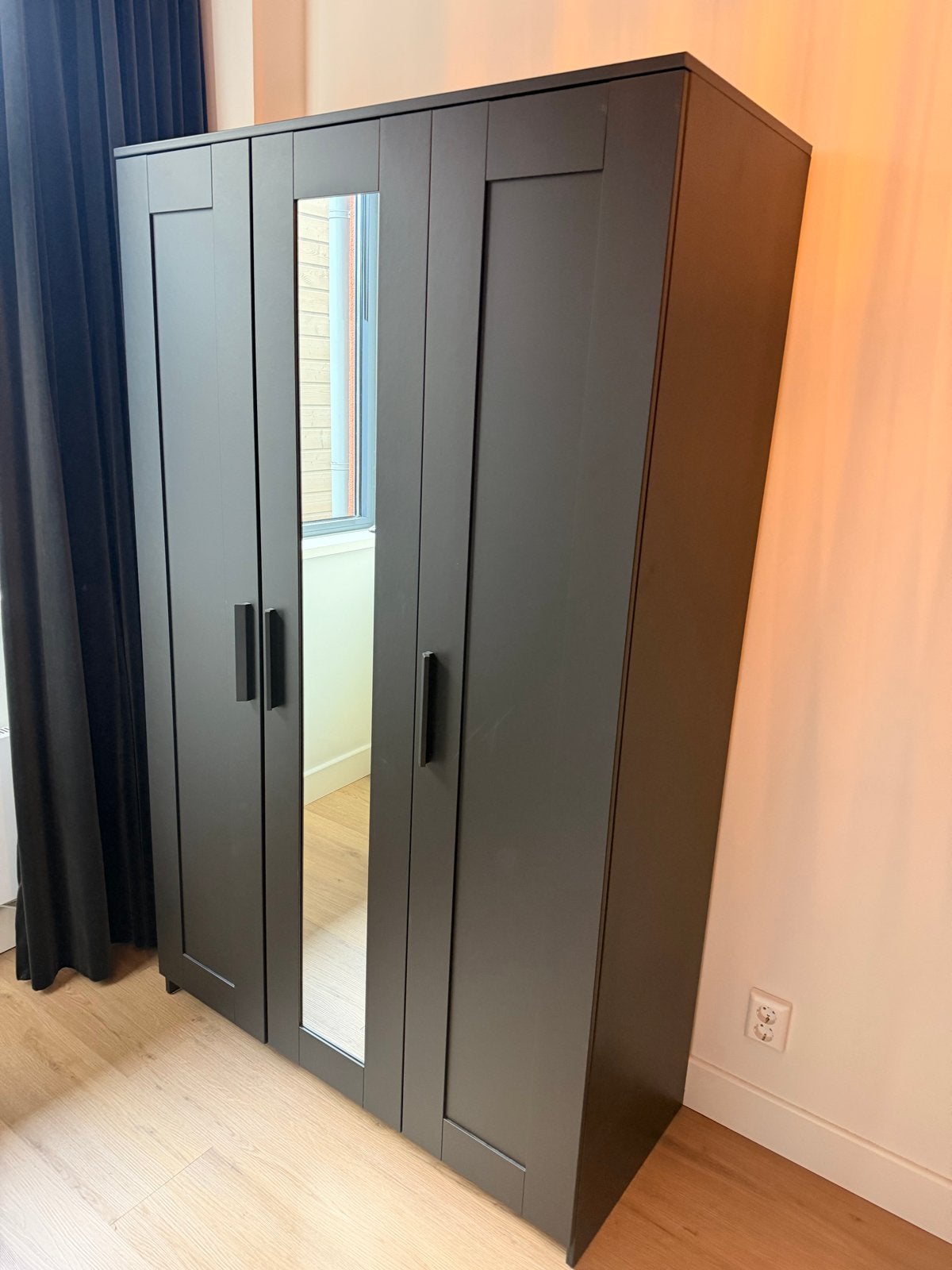 Nette IKEA Brimnes kledingkast met spiegeldeur - Zwart, Ophalen, Overige materialen, Gebruikt, 100 tot 150 cm
