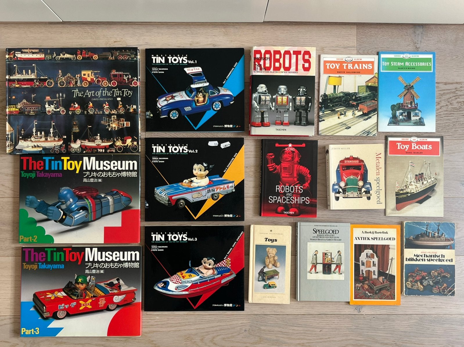 Boeken over blikken speelgoed Japan tin toys robots auto’s, Verzamelen, Speelgoed, Verzenden, Gebruikt