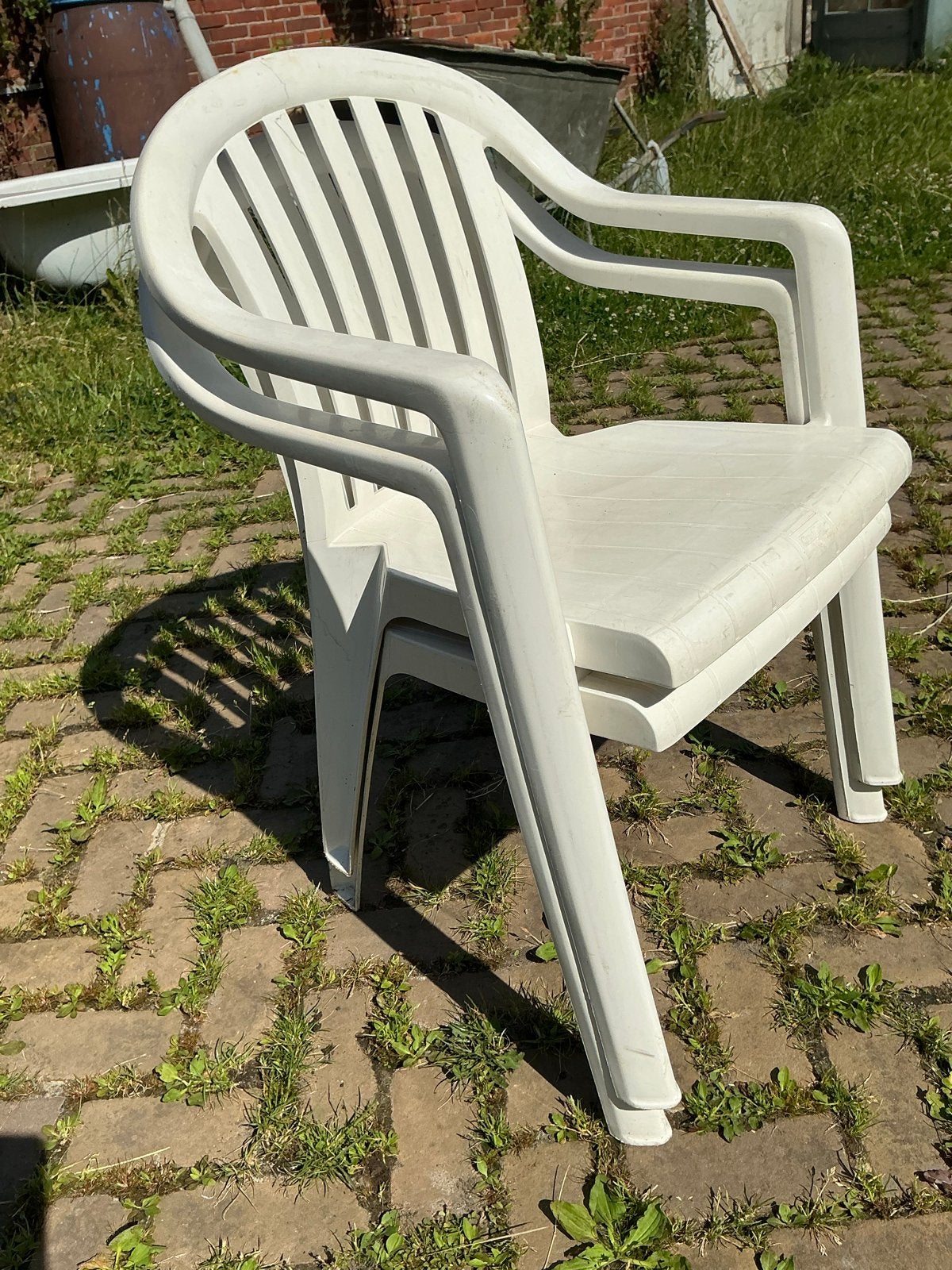 Witte kunststof tuinstoelen (stapelbaar), Ophalen, Gebruikt, Kunststof, Stapelbaar