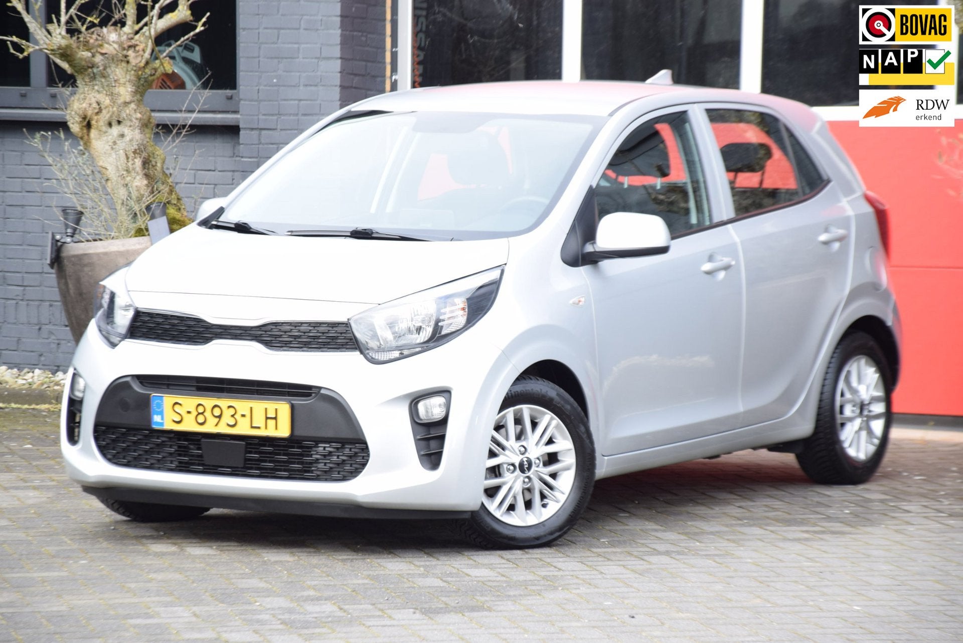 Kia Picanto 1.0 DPi DynamicLine 2023 carplay navi Camera, Auto's, Dealer onderhouden, Stof, 4 stoelen, Origineel Nederlands