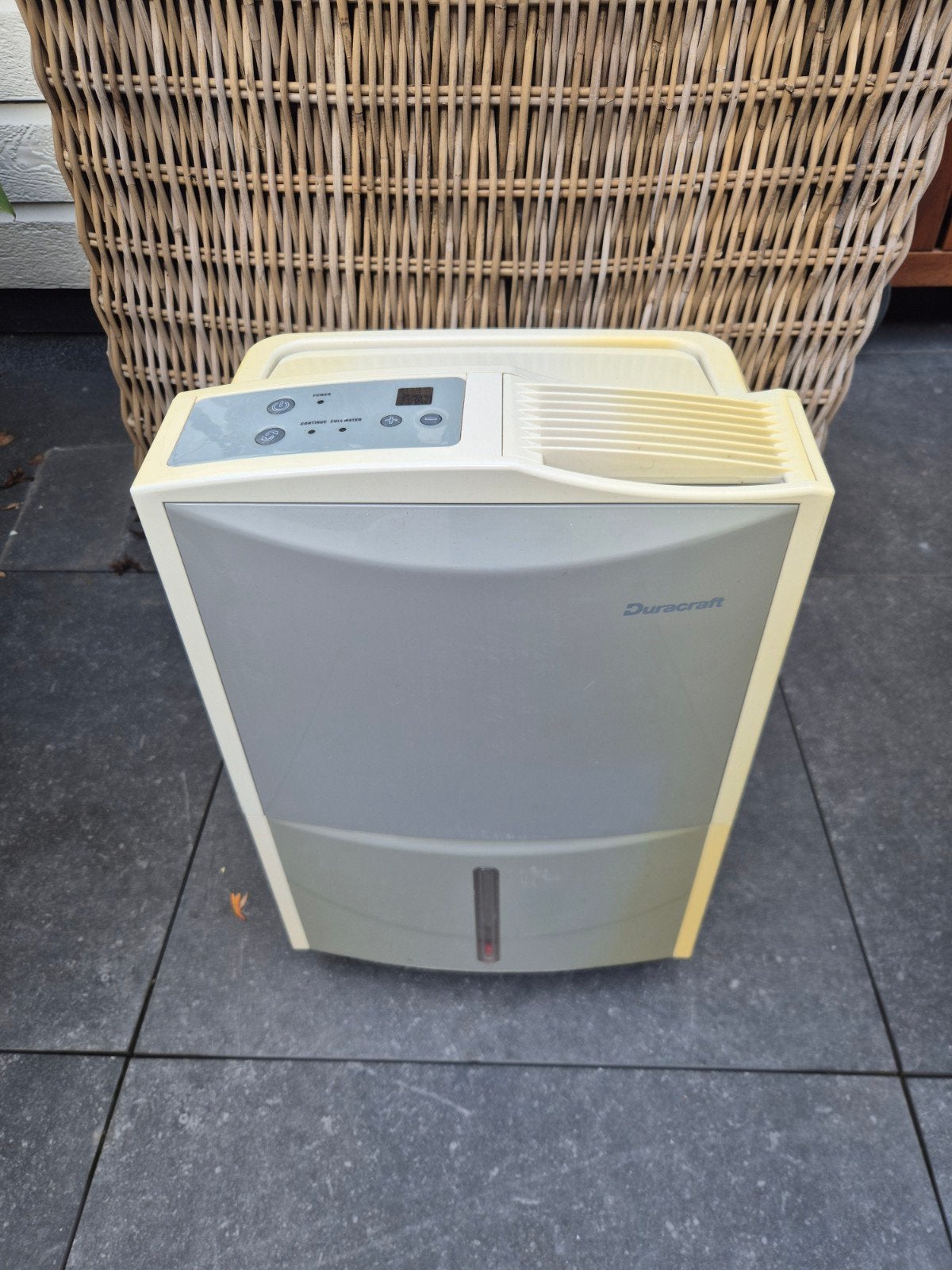 Duracraft Luchtontvochtiger . external plastic turned yellow, Ophalen, Gebruikt, Luchtontvochter