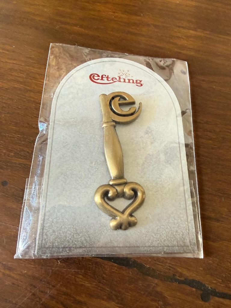 efteling sleutel personeelspin, Verzamelen, Efteling, Ophalen of Verzenden, Nieuw, Overige typen