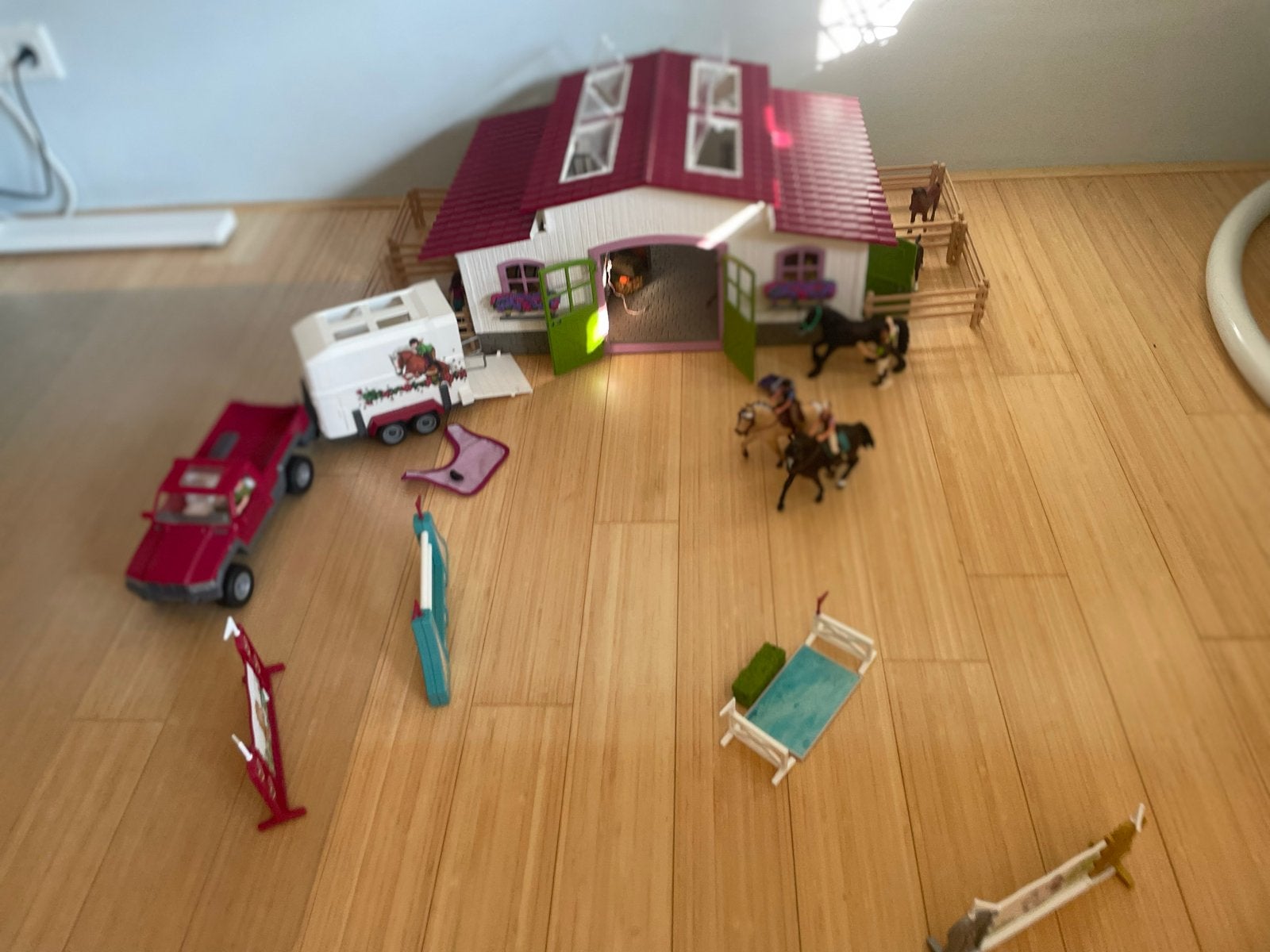 Schleich Paardenset: Manege, Auto, Trailer & Springparcours, Ophalen, Zo goed als nieuw, Jongen of Meisje