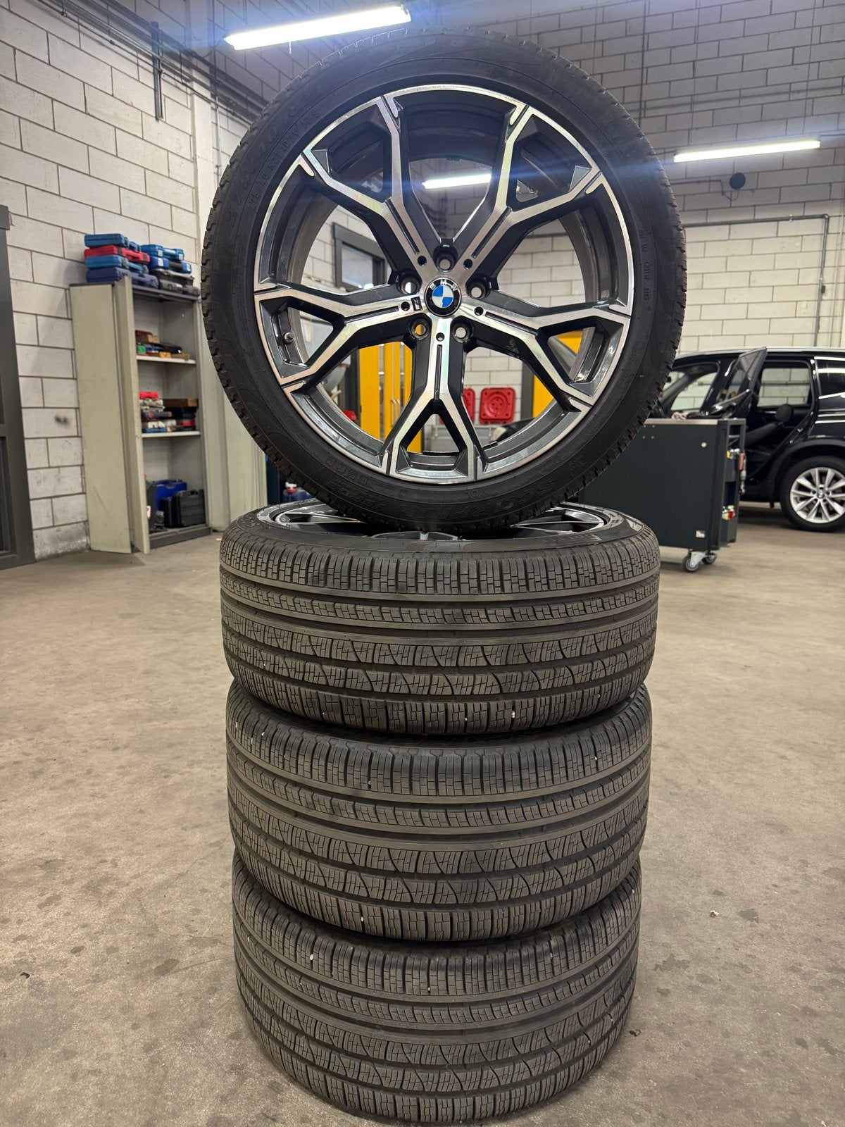 BMW X5/X6 G05/G06 21 inch velgen met Pirelli banden, Auto-onderdelen, Ophalen, Gebruikt, 275 mm, Banden en Velgen