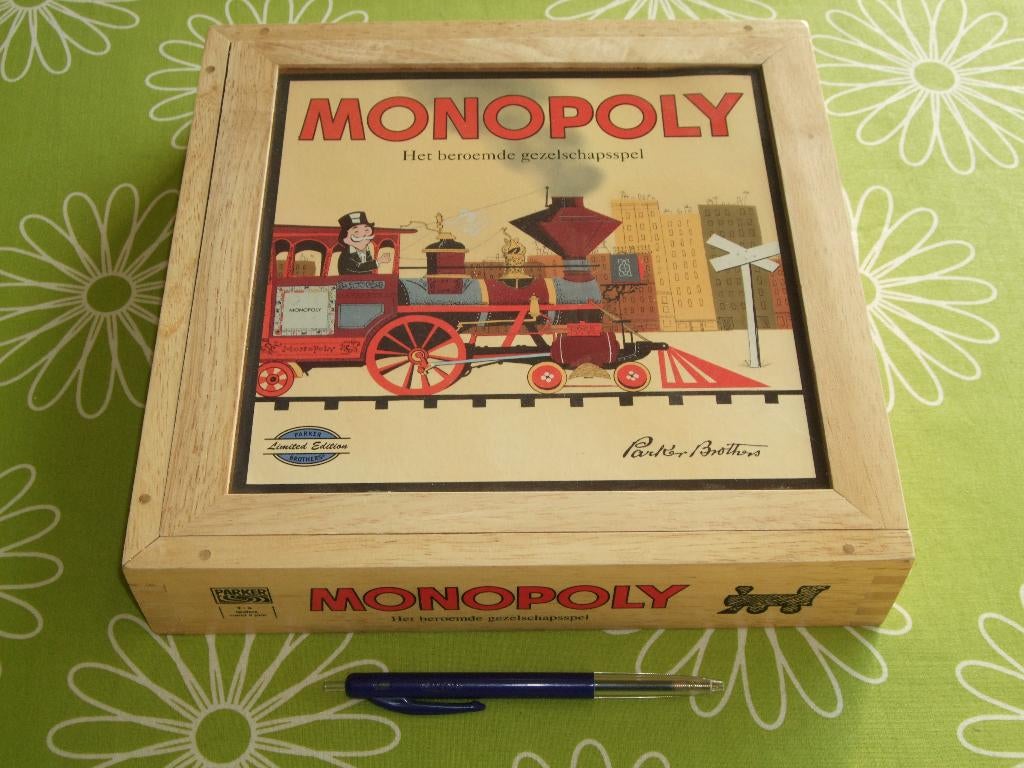 Monopoly Limited Edition in houten kist, Vijf spelers of meer, Ophalen of Verzenden, Nieuw