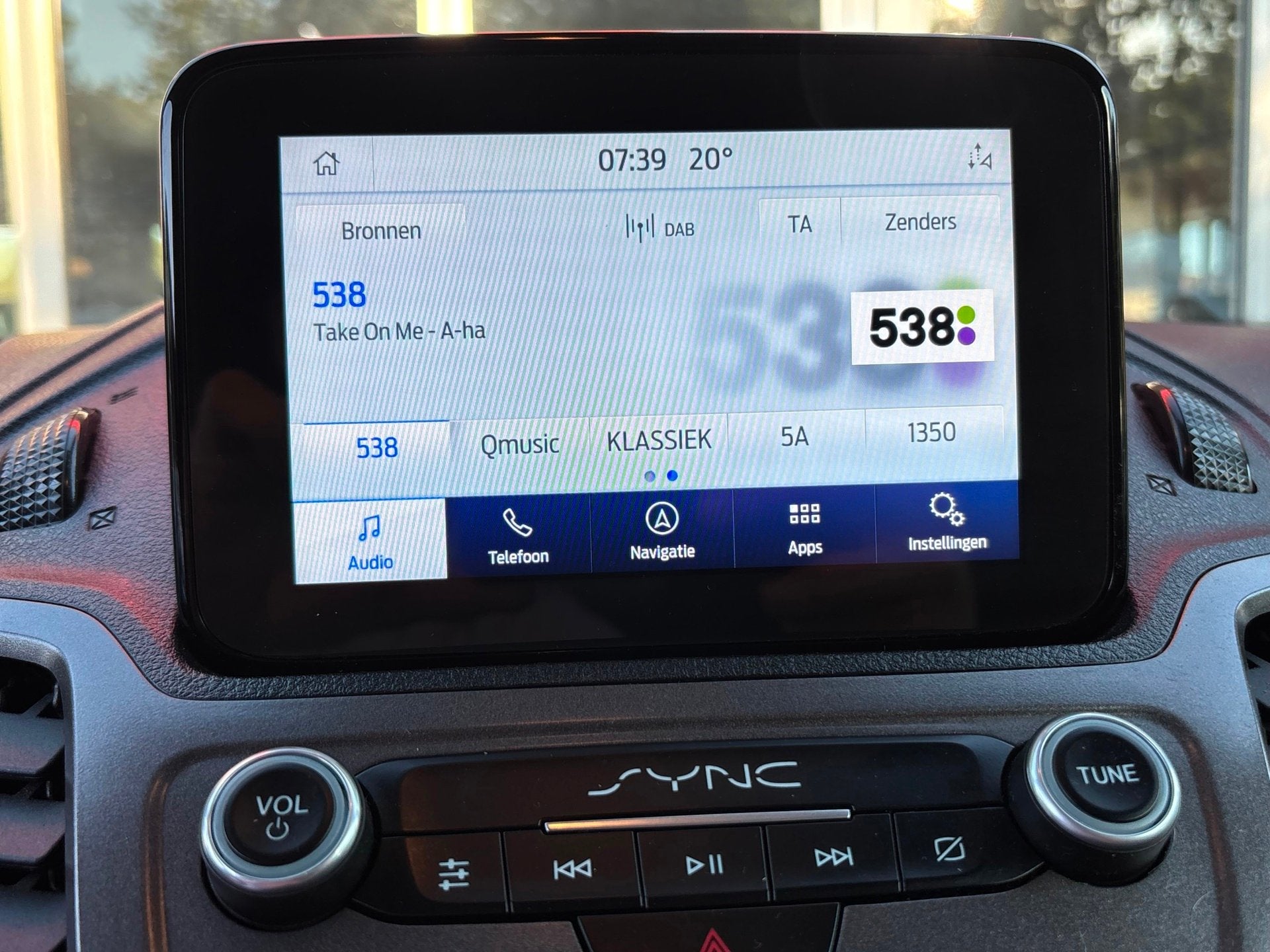 Ford Transit Connect 1.5 EcoBlue L2 AUTOMAAT/NAVI/CRUISE/APP, Dealer onderhouden, Stof, Gebruikt, 4 cilinders