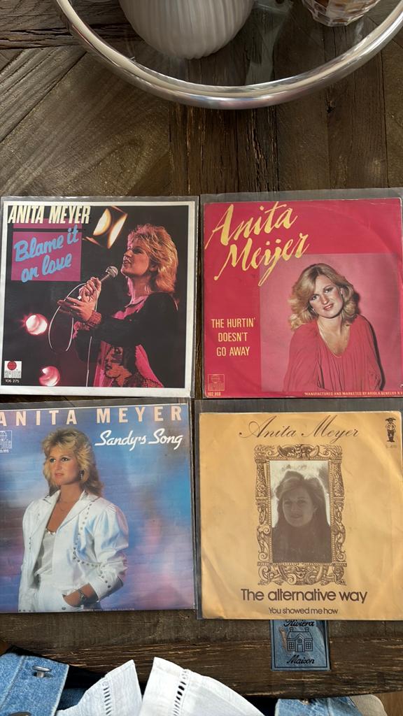 Partijtje van 7 singles van Anita Meyer, Ophalen of Verzenden, Zo goed als nieuw, Pop