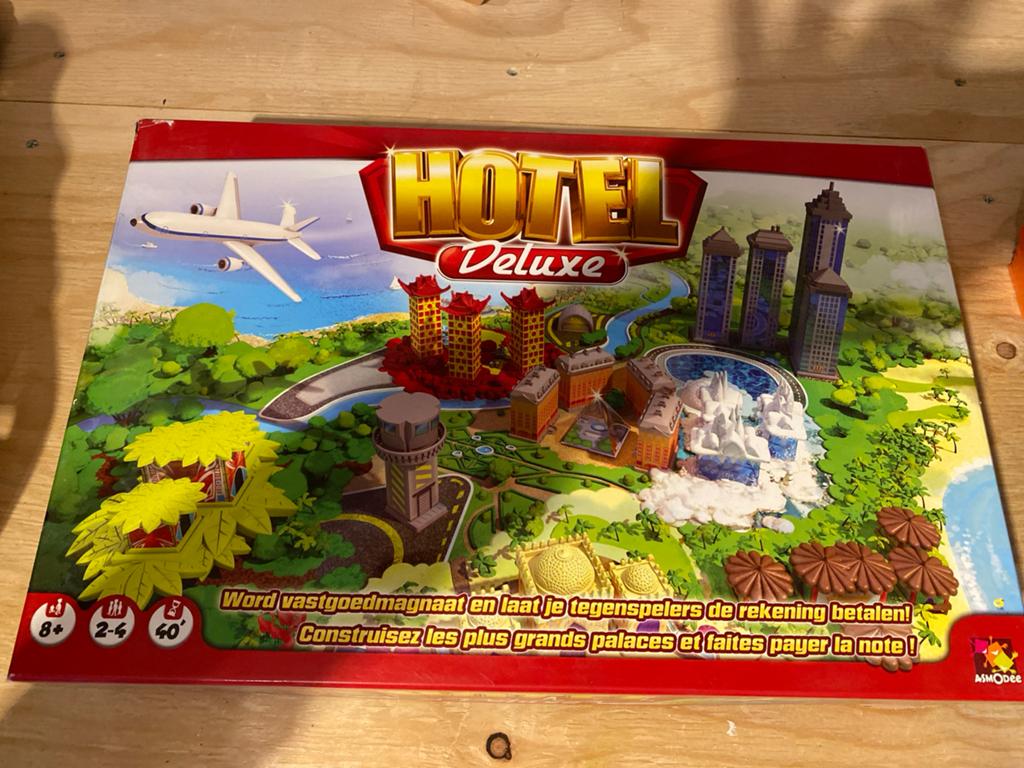 Hotel Deluxe, Hobby en Vrije tijd, Gezelschapsspellen | Bordspellen, Ophalen of Verzenden, Zo goed als nieuw