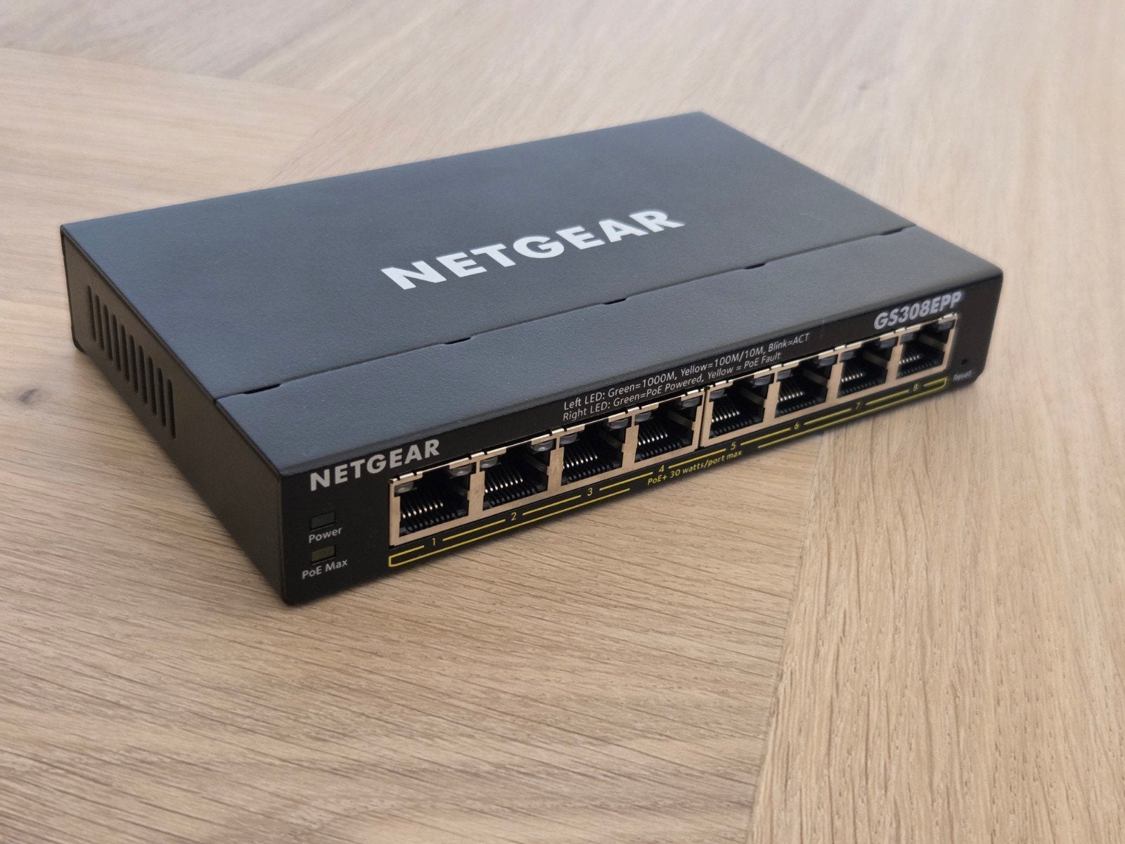 NETGEAR GS308EPP 8xGigabit PoE+ Smart Managed Plus Switch, Computers en Software, Ophalen of Verzenden, Zo goed als nieuw