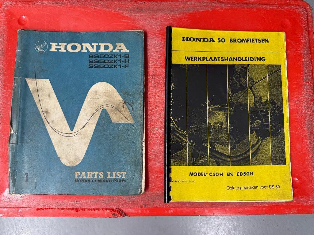 2x Honda SS 50 werkplaats en Partslist boeken, Ophalen of Verzenden, Gebruikt, Overige typen, Overige merken
