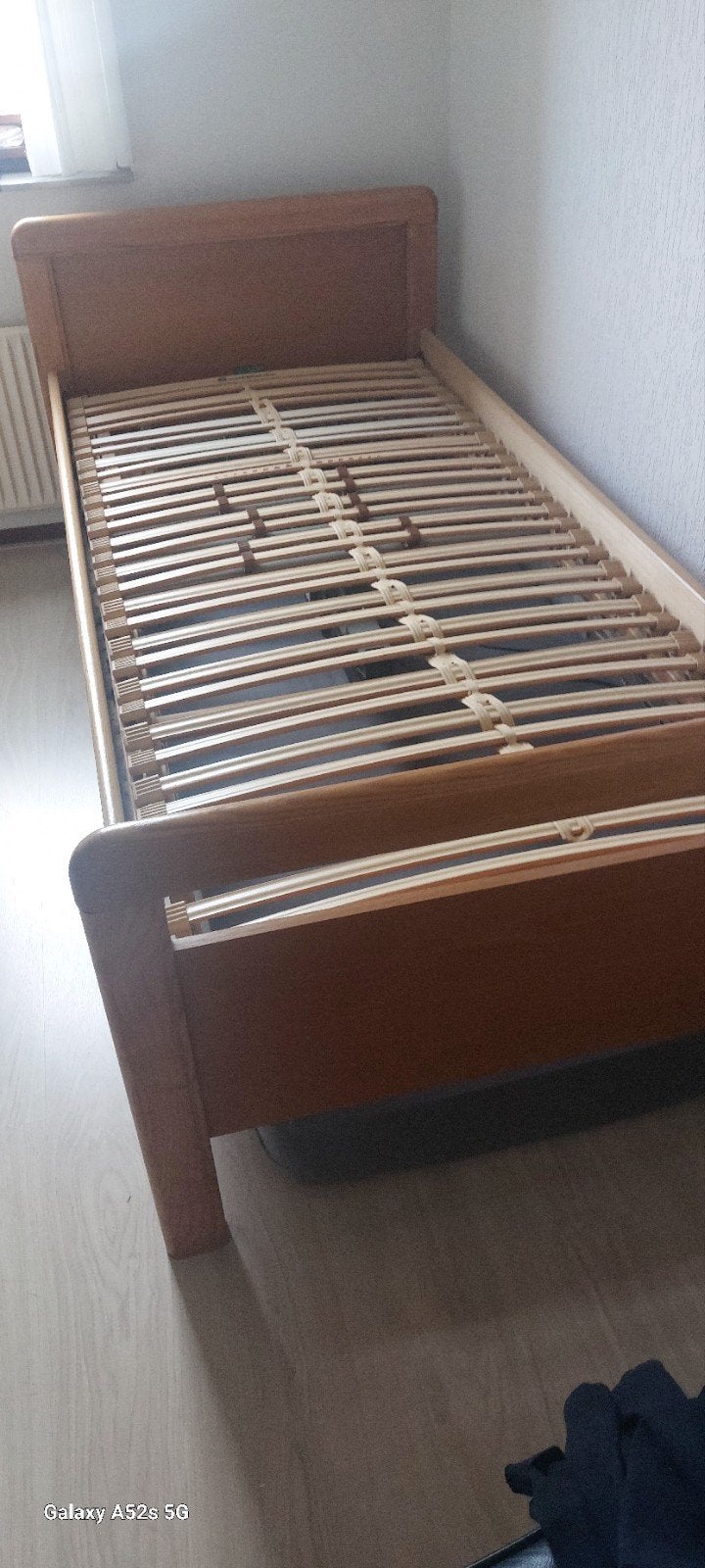Elektrische senioren bed, 90 cm, Eenpersoons, Ophalen of Verzenden, Zo goed als nieuw