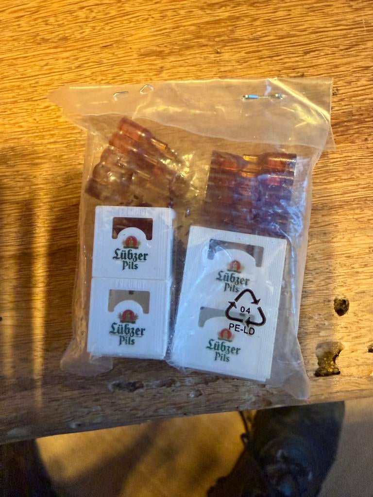 Lübzer Pils miniatuur kratjes met flesjes, Ophalen of Verzenden, Nieuw