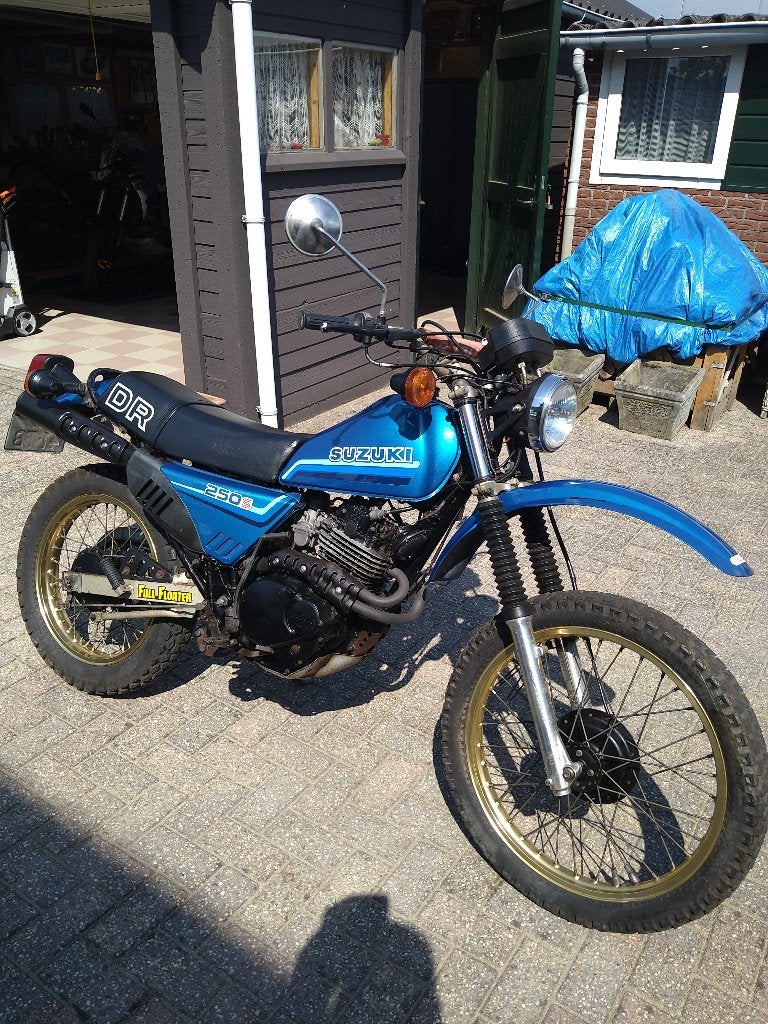 ik zoek een tank voor een Suzuki DR 250 S 1983, Motoren, Onderdelen | Suzuki, Ophalen of Verzenden, Gebruikt