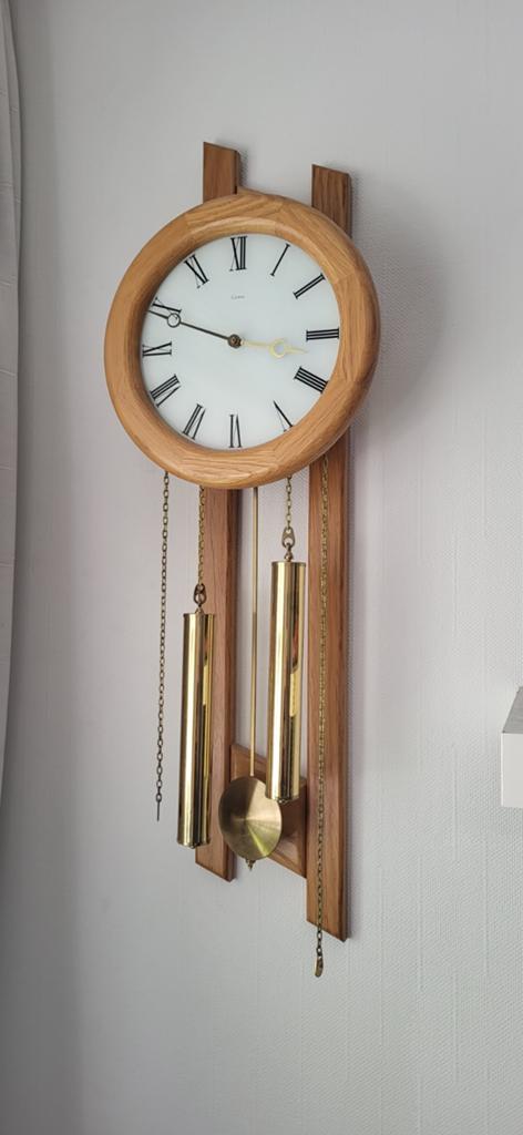 Tijdloze Gema wandklok met slinger en gewichten, Ophalen