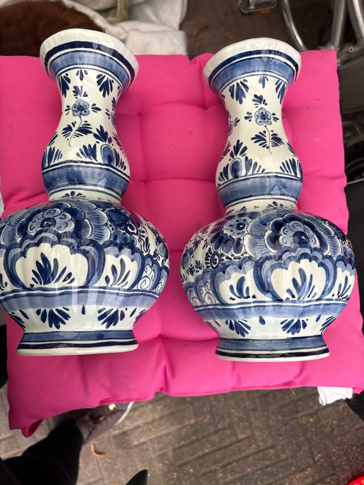 Set van 2 handgeschilderde Delfts Blauwe vazen, Ophalen of Verzenden