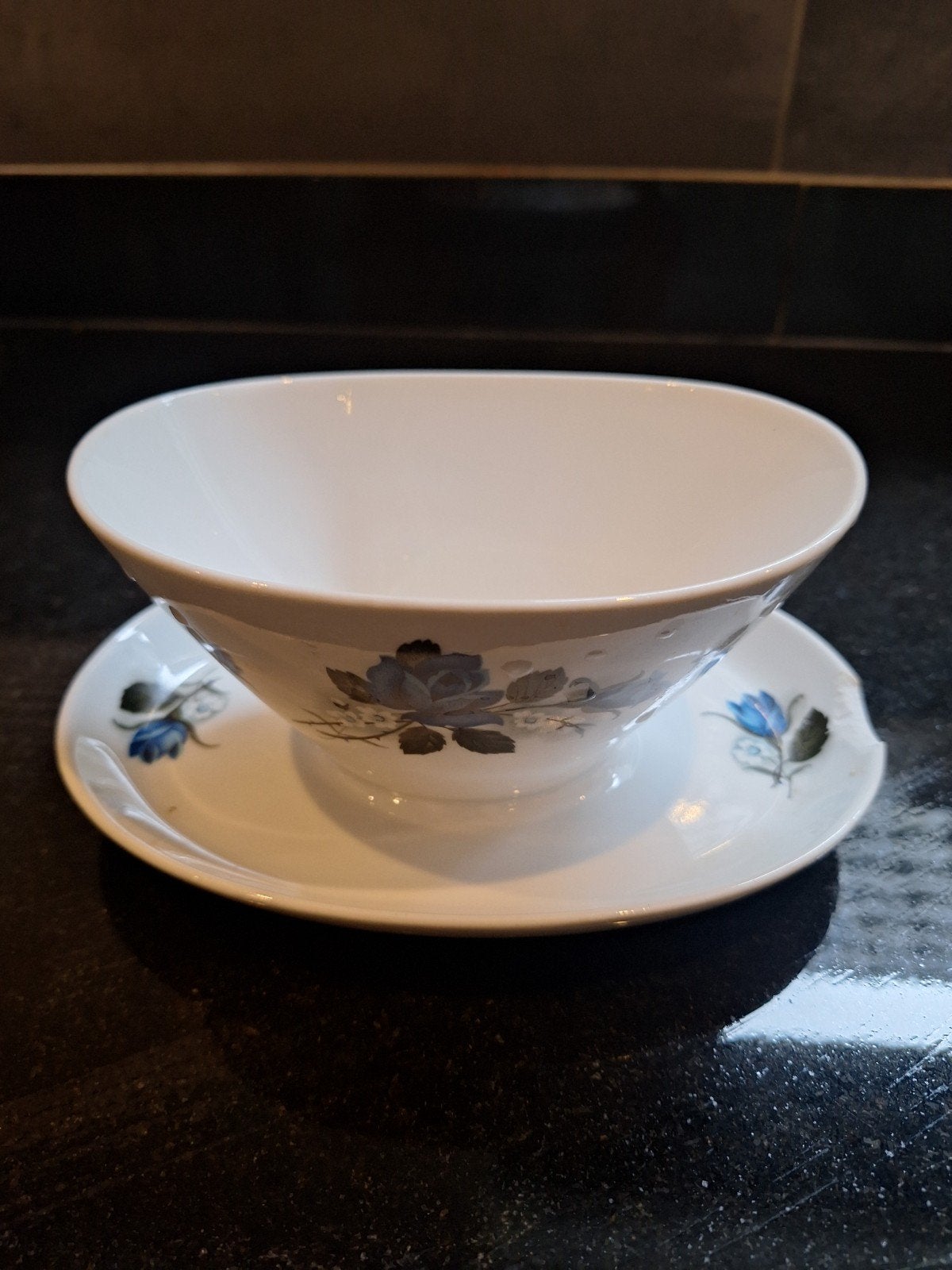 Antieke Schumann Arzberg Bavaria juskom met bloemmotief, Antiek en Kunst, Ophalen of Verzenden