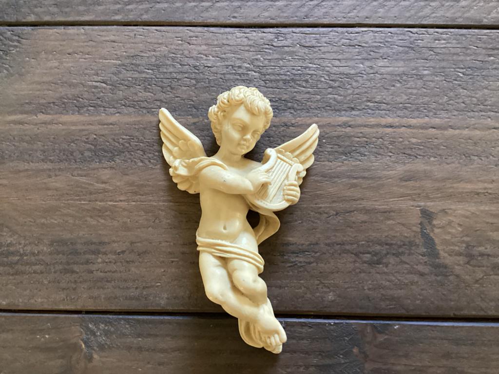Beeldje van een engel - 14 cm lang - Wanddecoratie, Huis en Inrichting, Woonaccessoires | Wanddecoraties, Ophalen of Verzenden